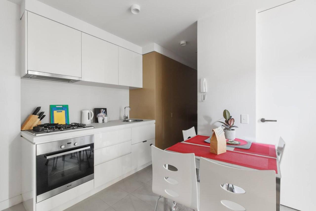 Central Sleek City Living Close To Everything Melbourne Exterior photo